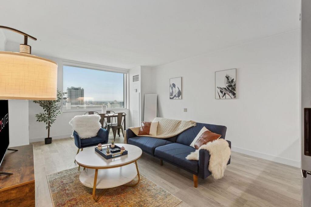 Cozysuites At Showboat 1br 2ba Oceanfront Apartment *