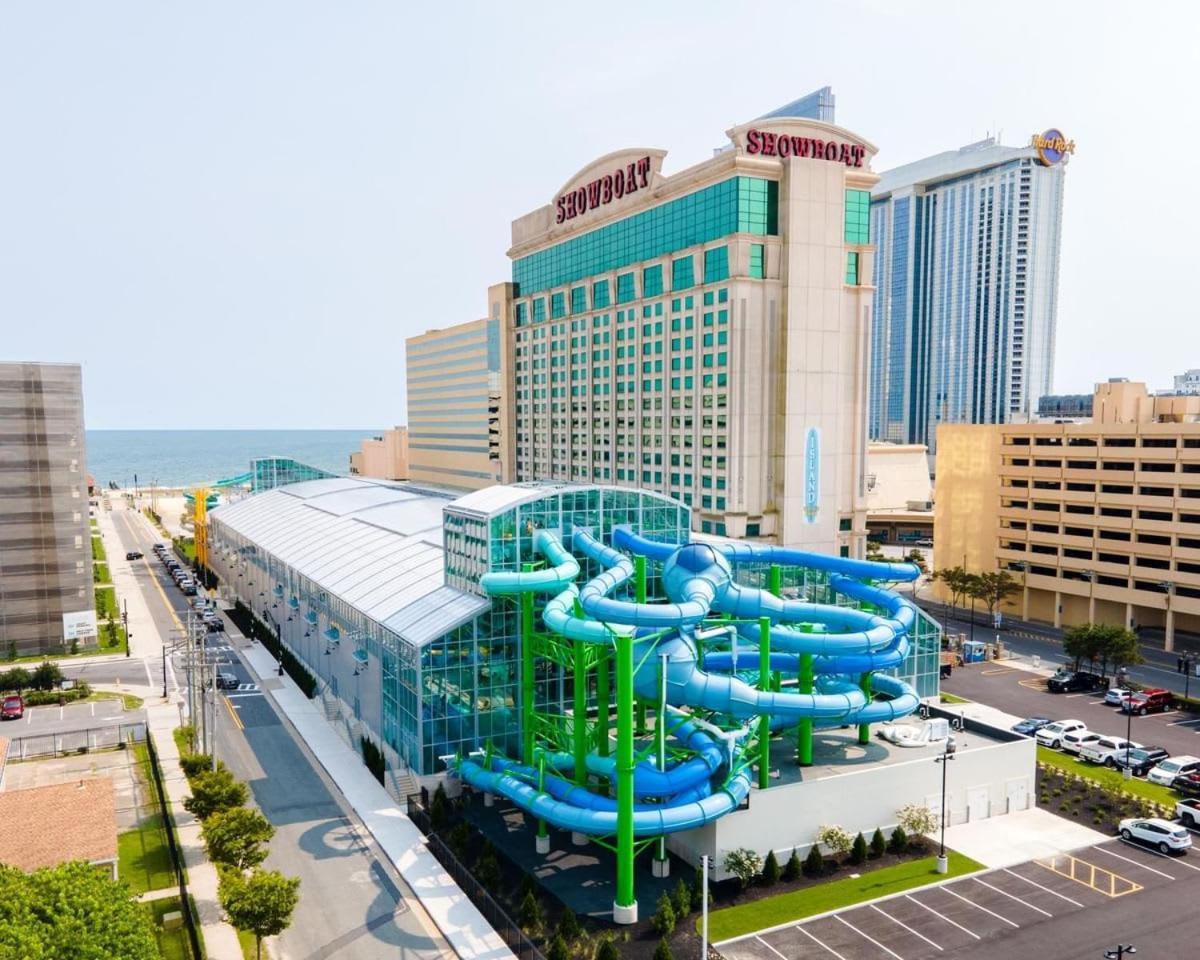 Cozysuites At Showboat 1br 2ba Oceanfront Apartment